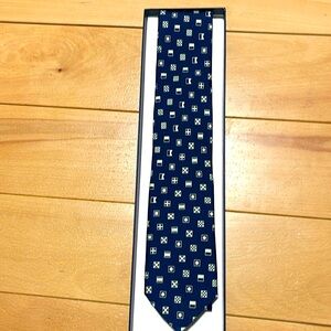 Vineyard vines nautical flags printed tie